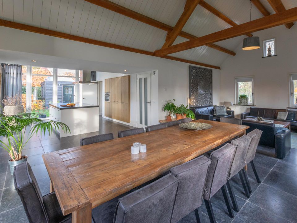 De keuken en woonkamer van vakantiewoning het Hemels Helleke
