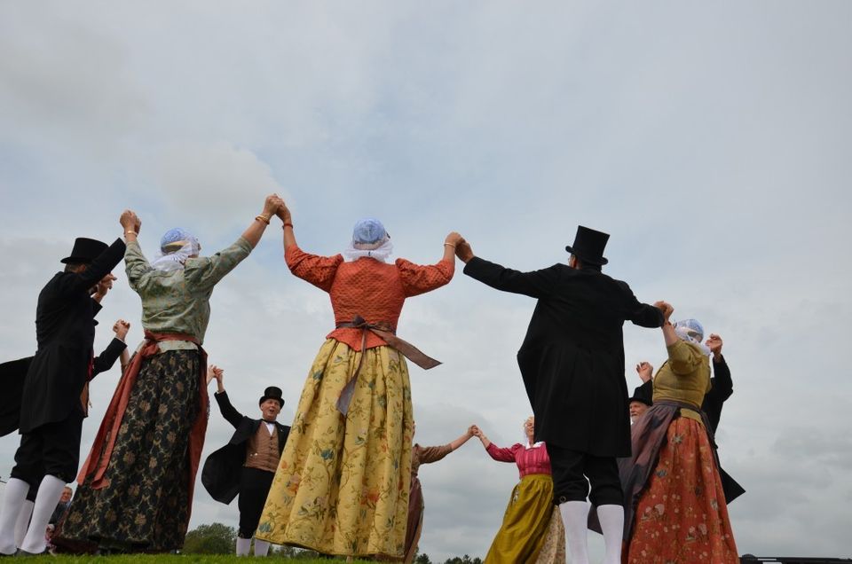 Dansen in klederdracht