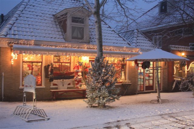 De winkel Dinges in de winter