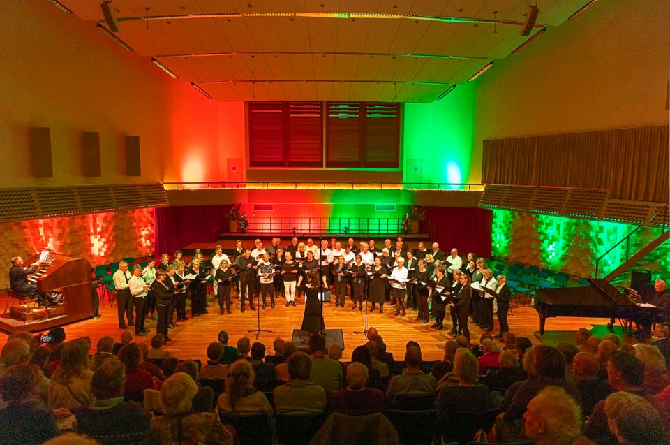 Pierre Palla Concertorgel geflankeerd door de koren