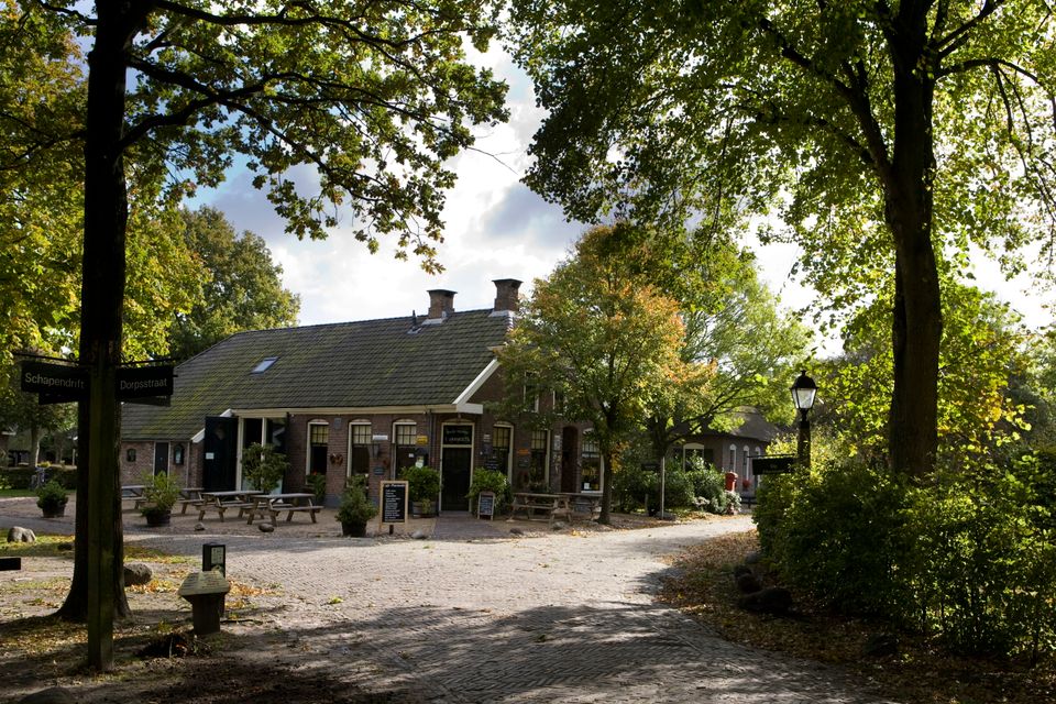 Een café in monumentendorp Orvelte.