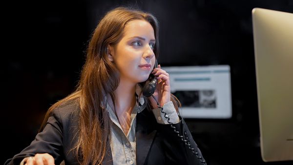 Nacht Receptionist(e)