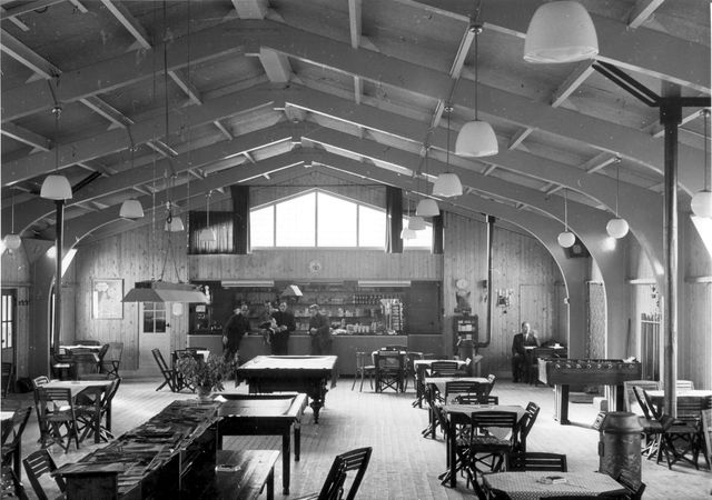 De Cantine is de oude kantine op het voormalige Werkeiland, waar vanuit de inpoldering plaatsvond.