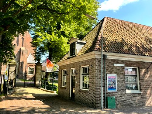 Gebouw 'Onder de Linden' op het Beemster Marktplein