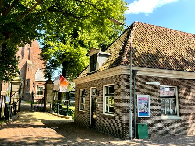 Gebouw 'Onder de Linden' op het Beemster Marktplein