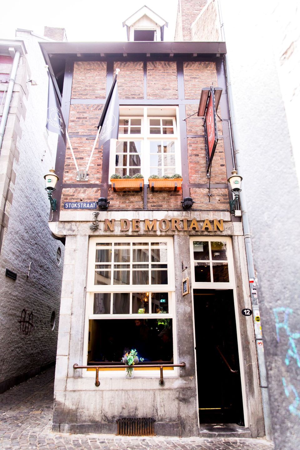 Petit Cafe Moriaan frontage