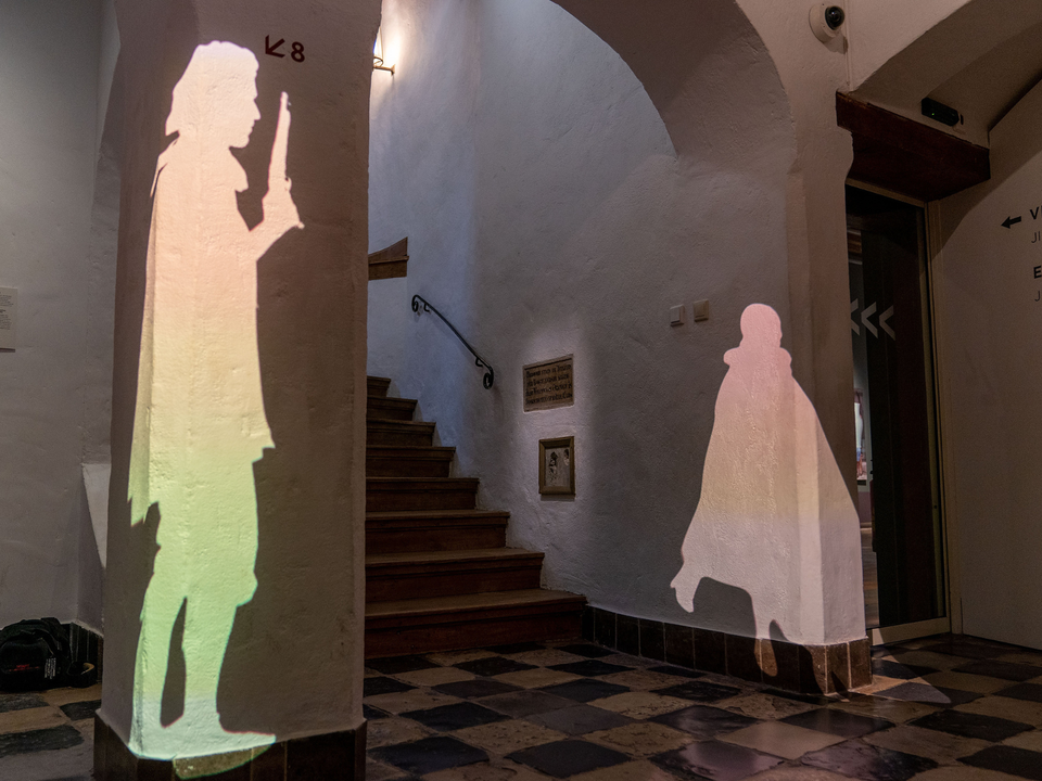Moordhal in het Museum Prinsenhof Delft met uitbeelding van de moord op Willem van Oranje