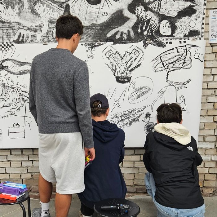 Deeper UnderGROÛND xxl houtskooltekening
