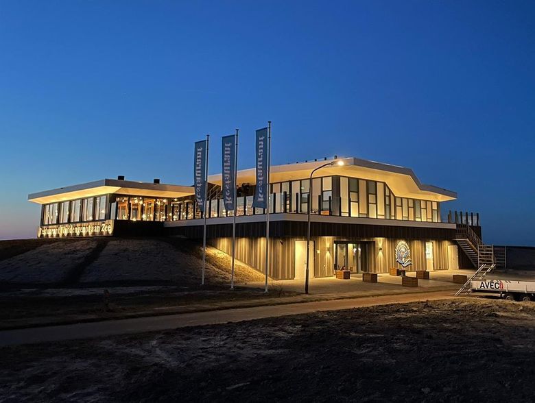 waddengenot aan zee bij avond