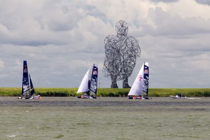 Woensdag 13 juli 2016 vond bij de Bataviahaven in Lelystad de kick off plaats van de eerste Nederlandse editie van Red Bull Foiling Generation.