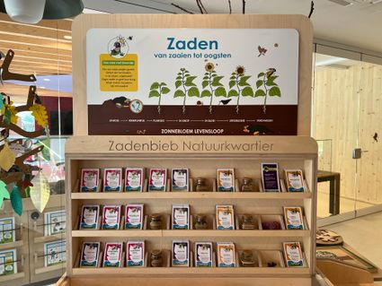 Zadenbieb, zakjes zaad in display