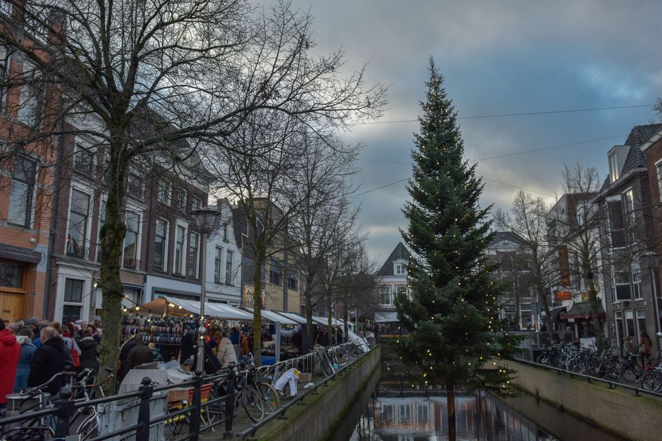 XMAS Sneek met het aantsteken van de Kerstboomverlichting