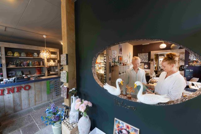 Stel binnen bij Galerie Femke Anne