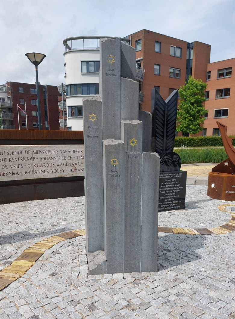 Oorlogsmonumenten Kyriat Onoplein Drachten