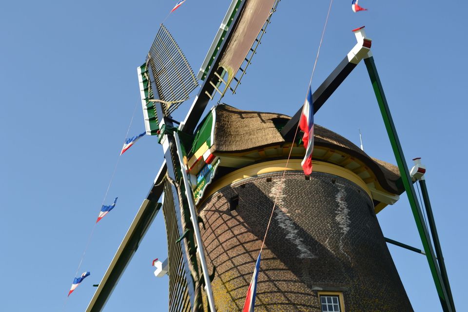 De wieken van de Googermolen van dichtbij in Oude Wetering
