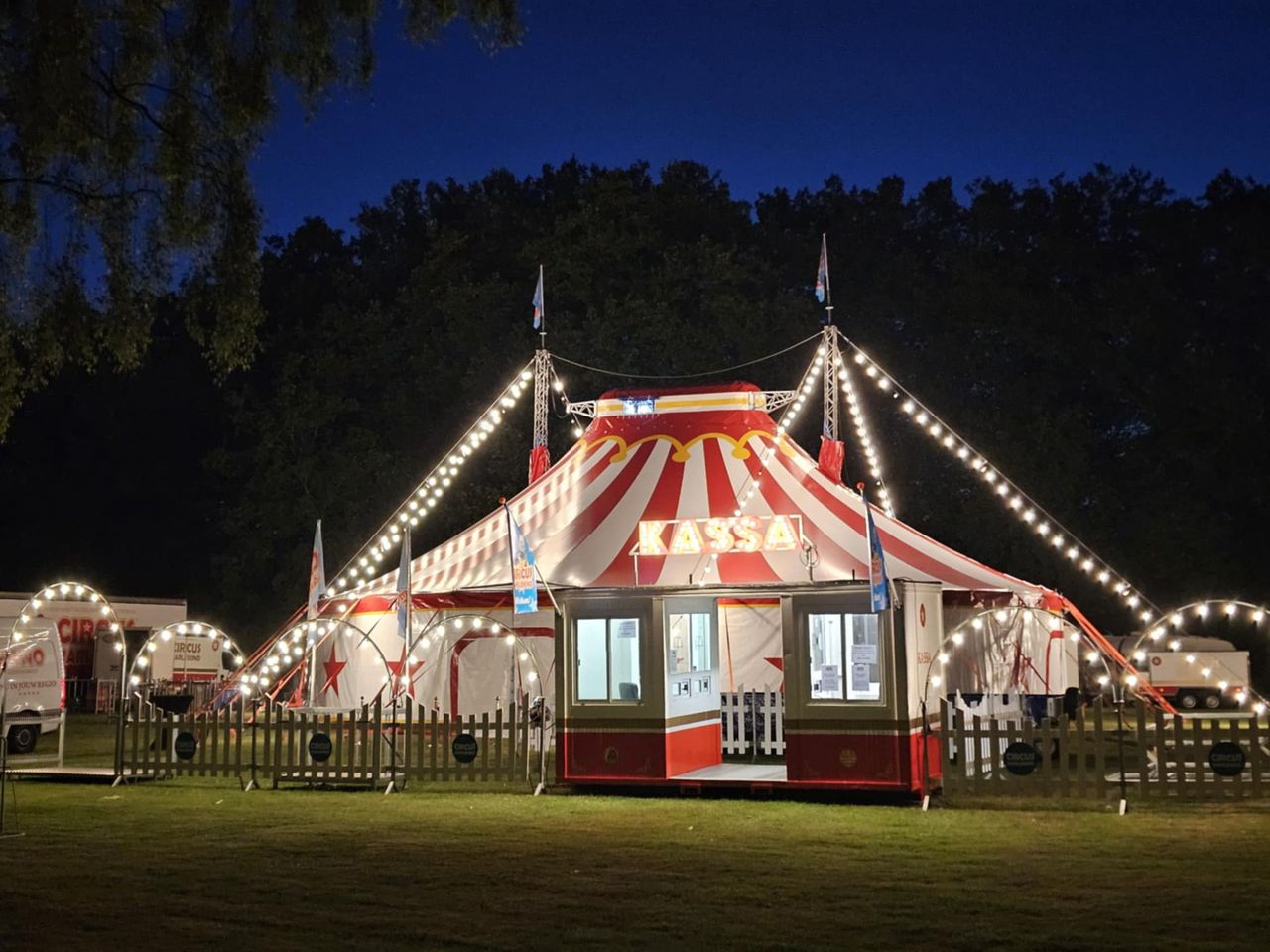 Circus by night