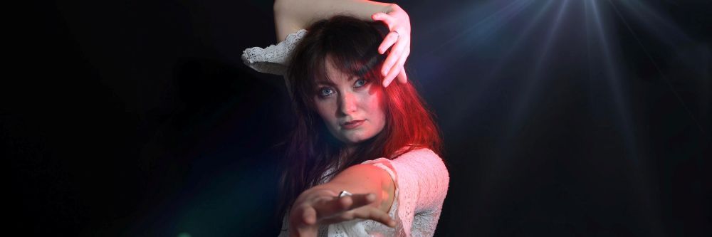 The Kate Bush Story - Suzanne Sanders' Kate!