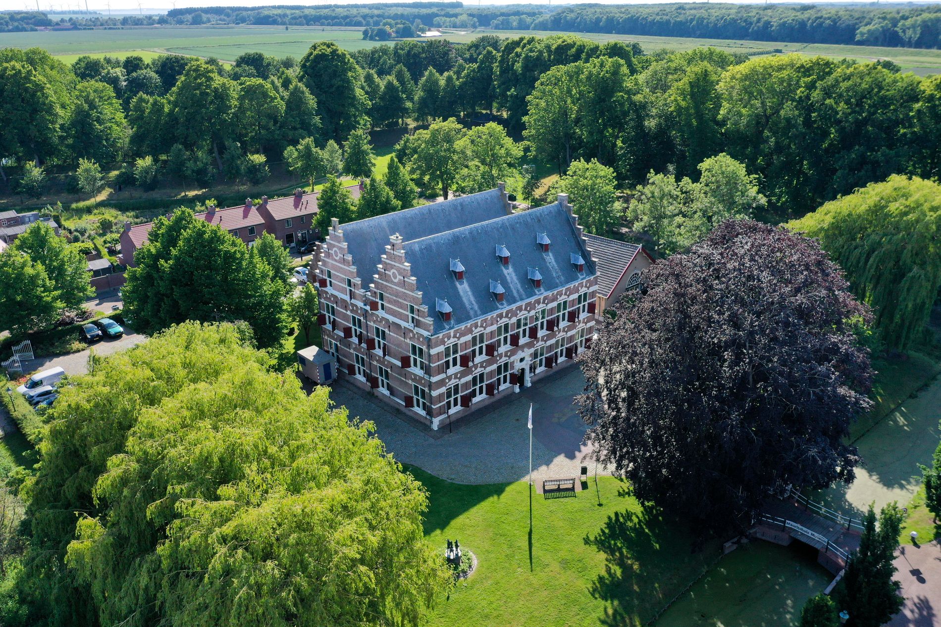 Luchtfoto van het Mauritshuis in Willemstad