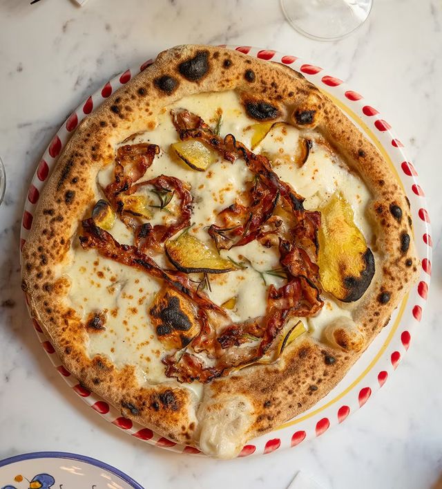 Pizza met ham en groente van Allora