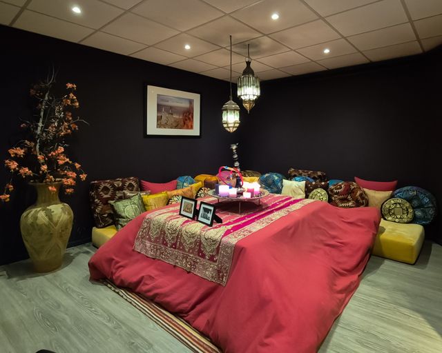 Even bijkomen van een behandeling bij La Mysore doe je aan de verwarmde tafel.
