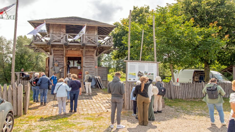 Bezichtiging reconstructie van de Romeinse wachttoren.