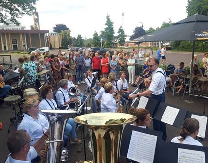 Musical Voices en St. Willibrordus tijdens een vorige editie van Zingen en Spelend de Zomer in
