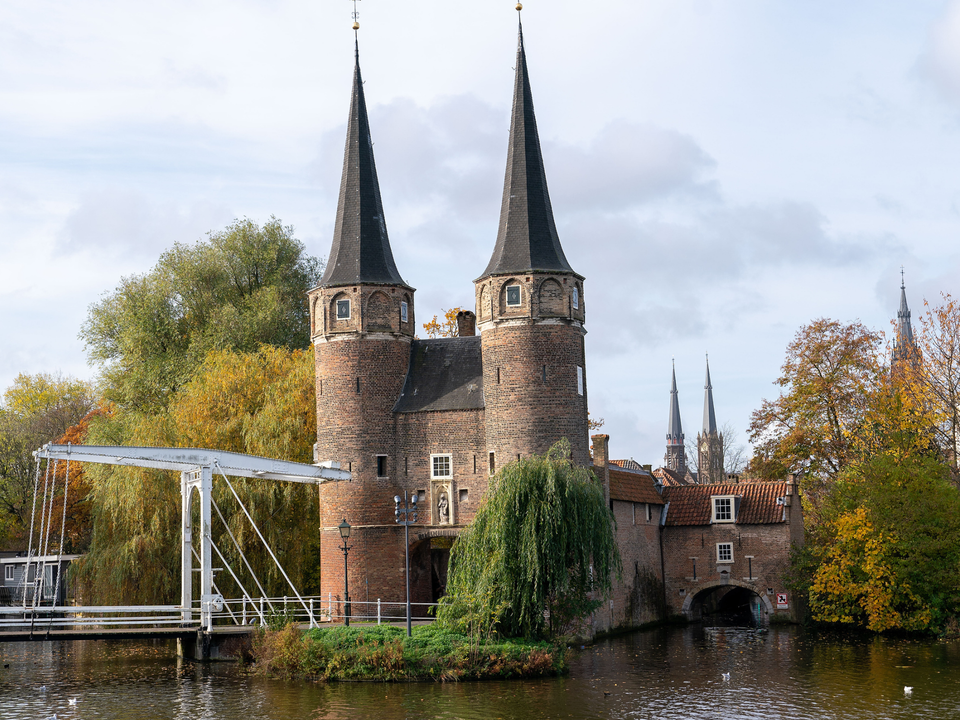 Uitzicht op de Oostpoort in Delft