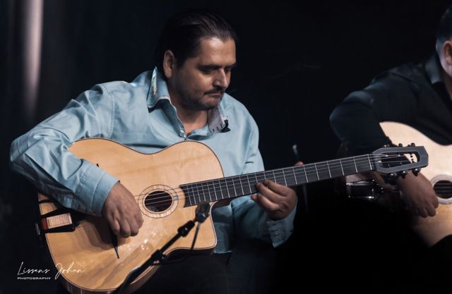 Gypsy Jazz: Jimmy Rosenberg & Adeĺl Trio