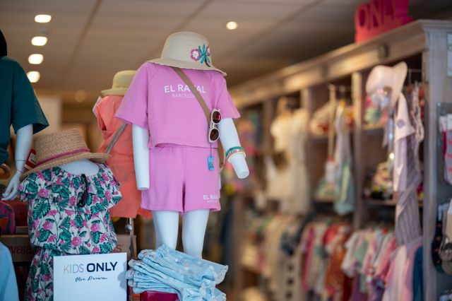 Pitti Kids assortiment kleurrijke kinderkleding