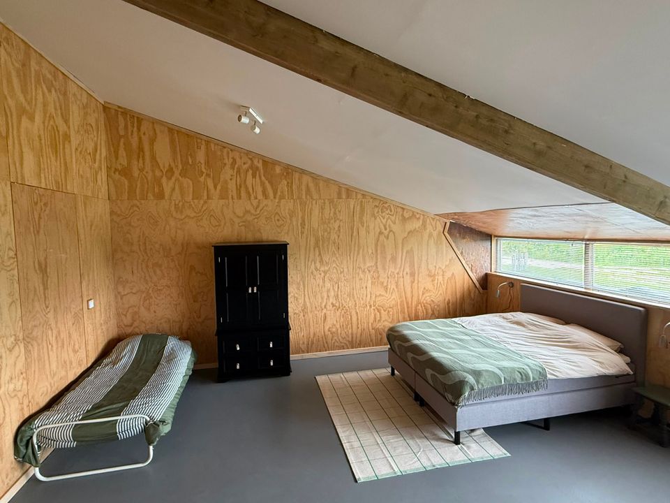 Comfortabel overnachten in het Bûtenferbliuw, met uitzicht op het Friese landschap.