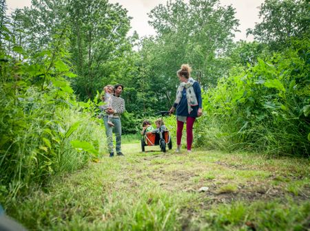 Gezin in de natuur in Almere