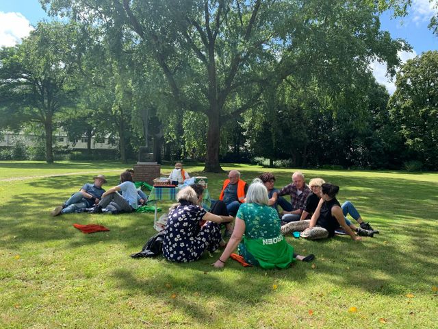 Tuinpad Park Deurne met recreanten