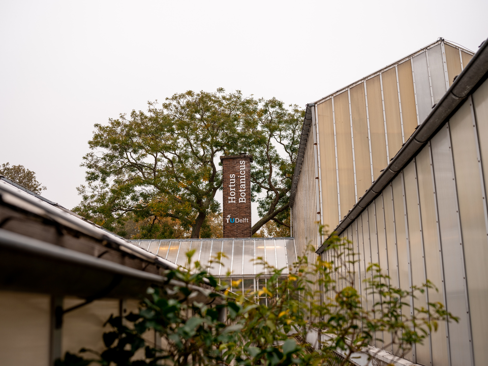 TU Delft hortus botanicus van de buitenkant