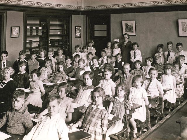 Een klas van de Nutsschool met zes Joodse leerlingen in 1935.