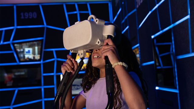 Meisje met VR-bril