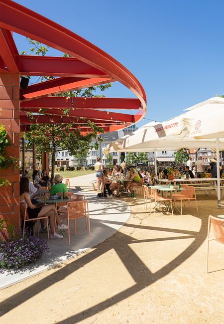 Restobar MAMA outdoor terrace