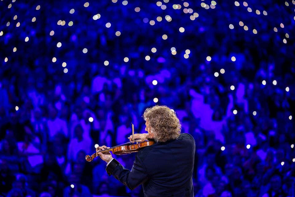 André Rieu speelt viool op het Vrijthof