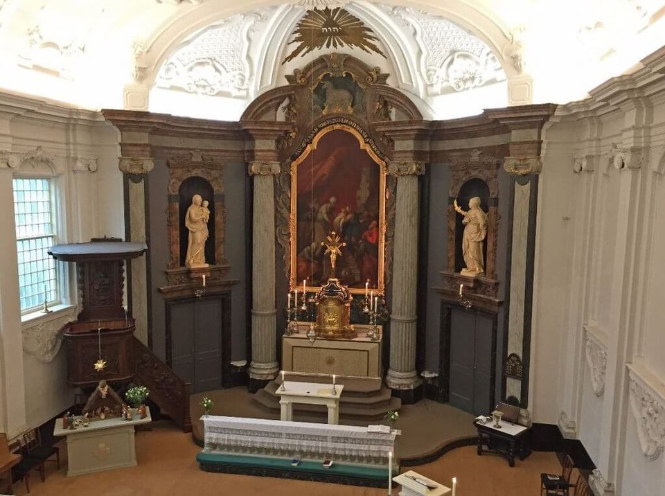 Binnen in de Schuilkerk