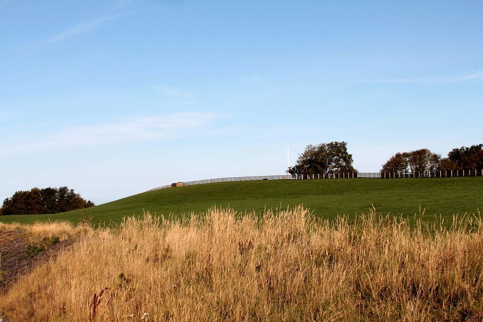 roode klif vanaf het strand