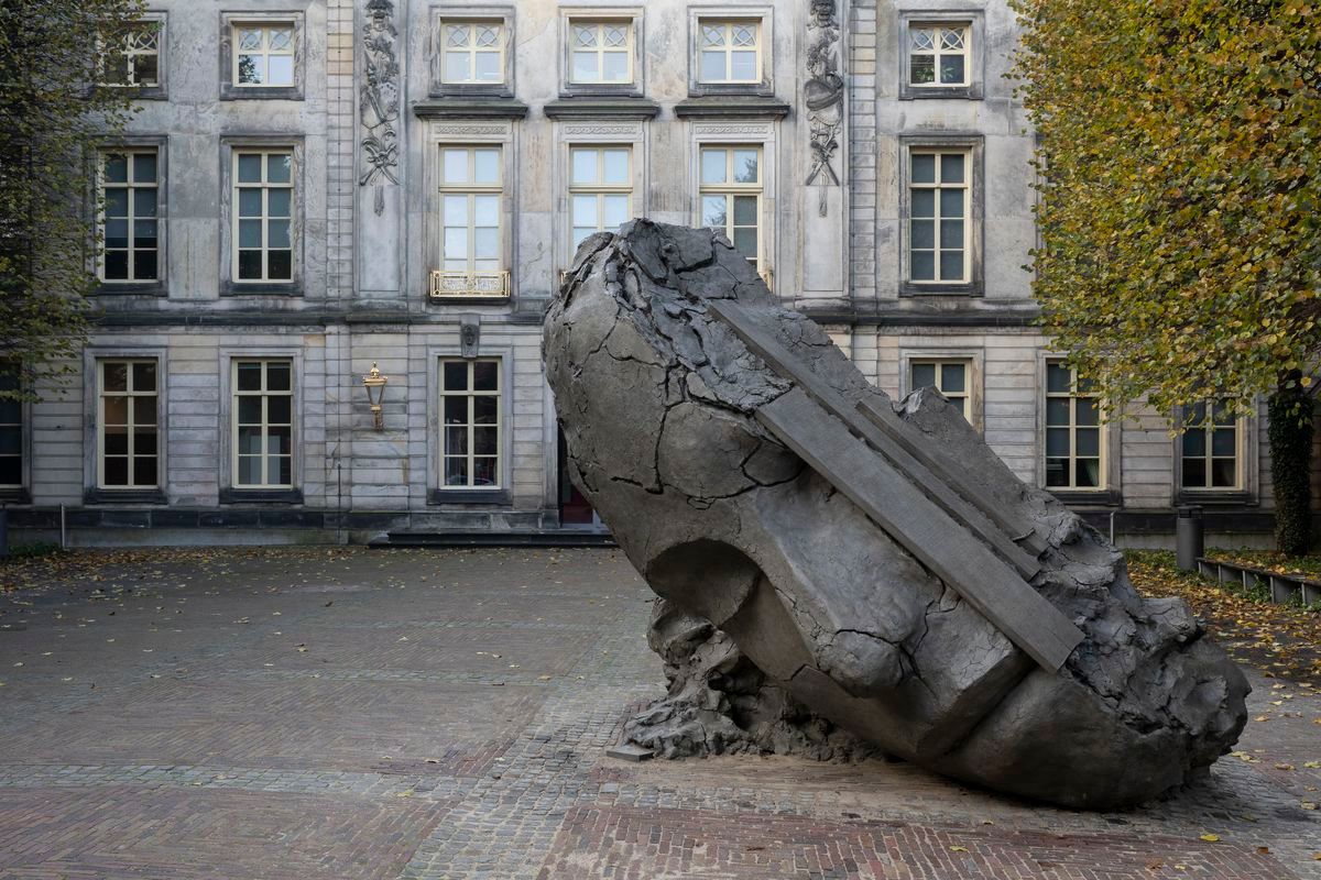 Voorplein van Het Noordbrabants Museum in 's-Hertogenbosch