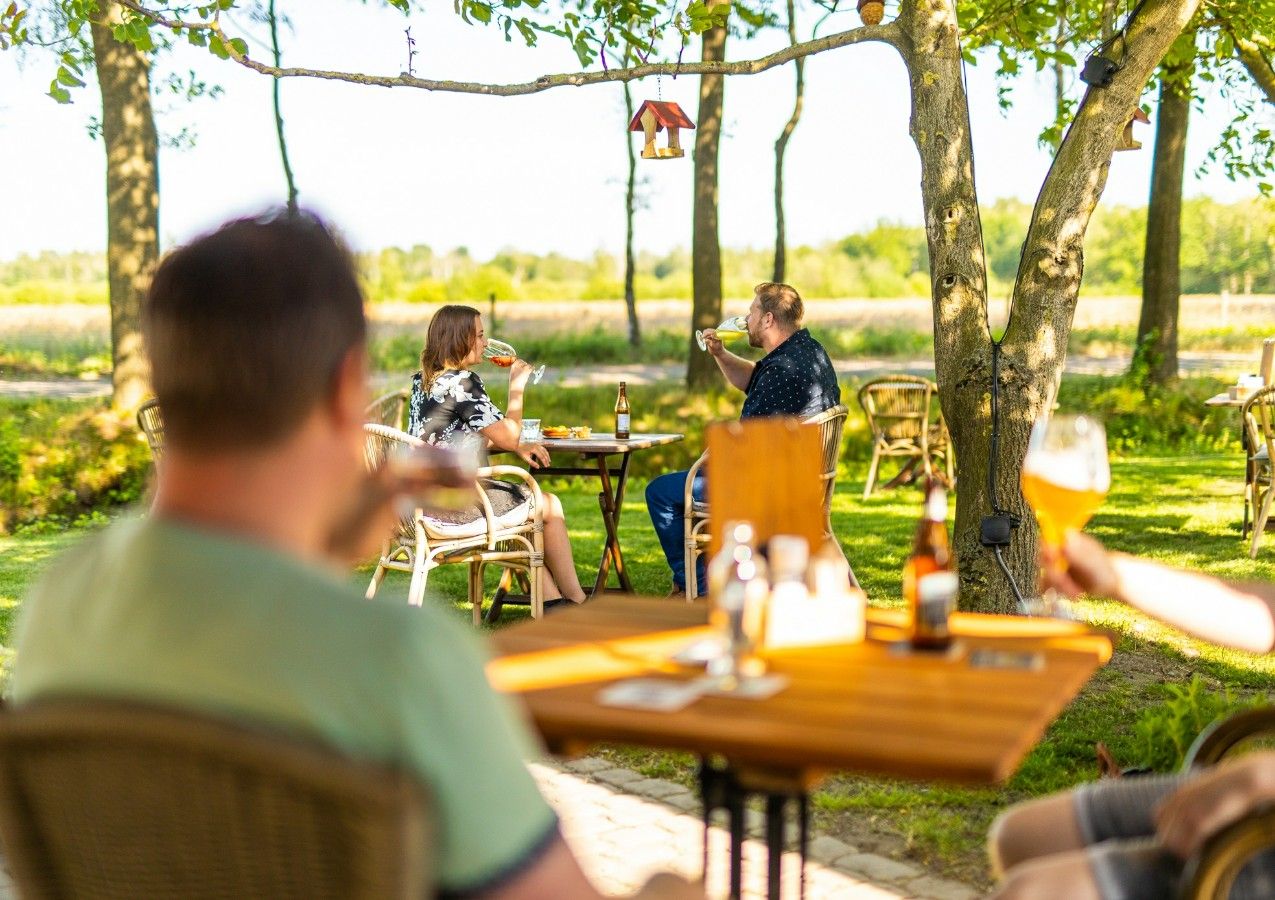 Uitzicht vanaf terras bij Natuurpoort De Peel in Deurne