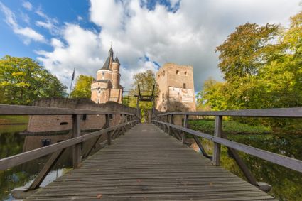 Kasteel met logo Merk Wijk bij Duurstede