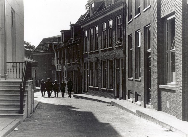 Militairen in de Bollemansteeg