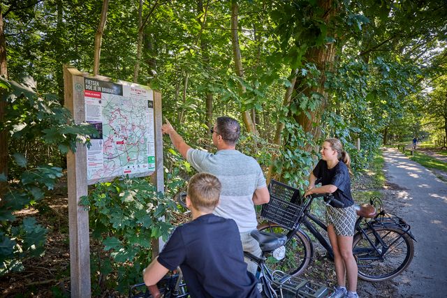 Gezin op de fiets