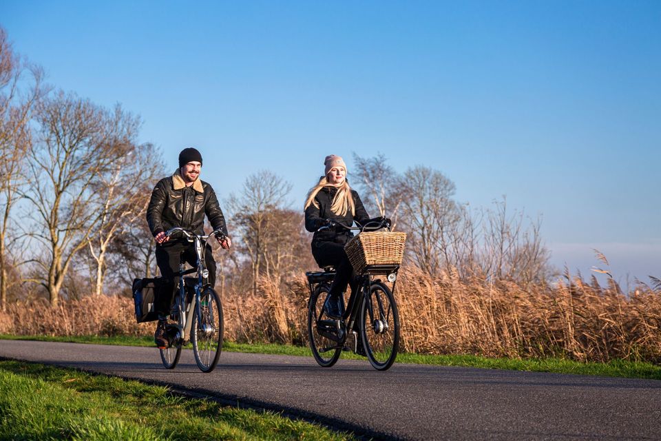 Fietsen in de herfst en in de winter in Friesland