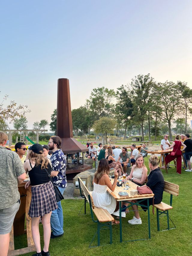 Mensen op terras