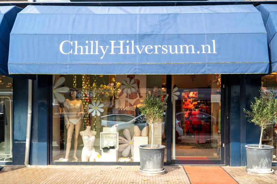 Chilly winkel buitenzijde met luivel