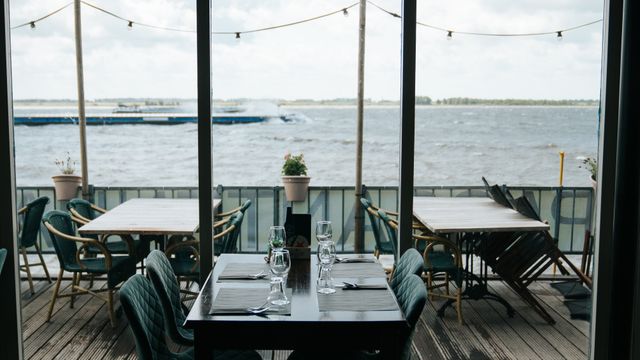 Terras Paviljoen Sluishaven Ooltgensplaat