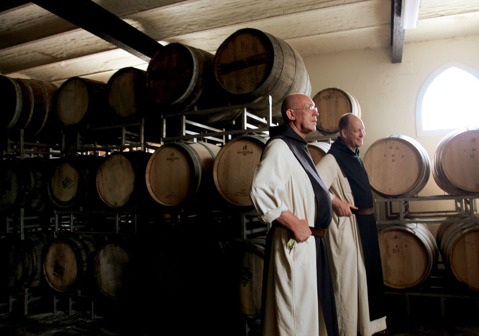 Biervatten van La Trappe met een monnik.