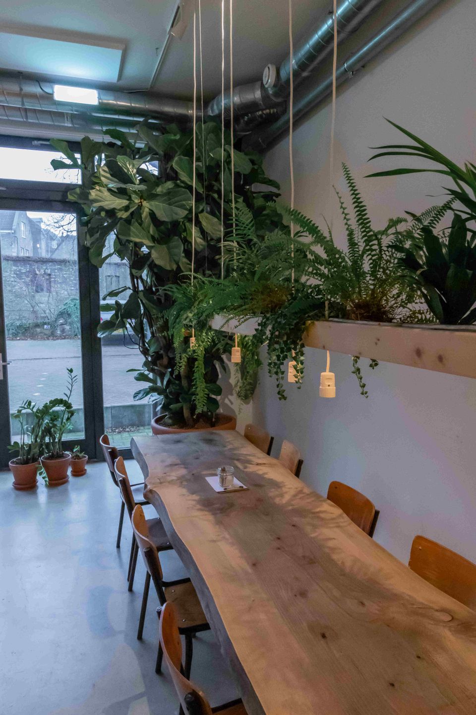 KOFFIE At Joost and Maartje Maastricht interior long table